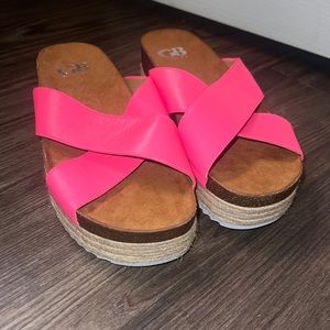 bright pink gianni bini cross platform espadrille sandals like new